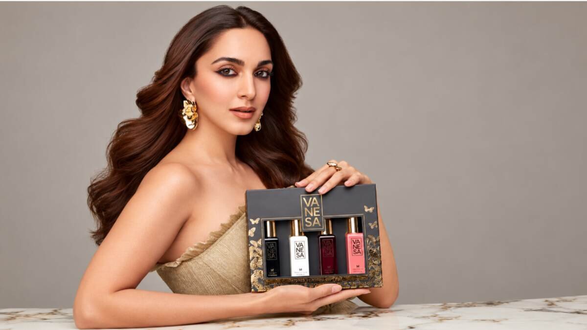 Vanesa Divine, Luxury and Intense perfume gift sets featuring four 20 ml fragrances each for women.